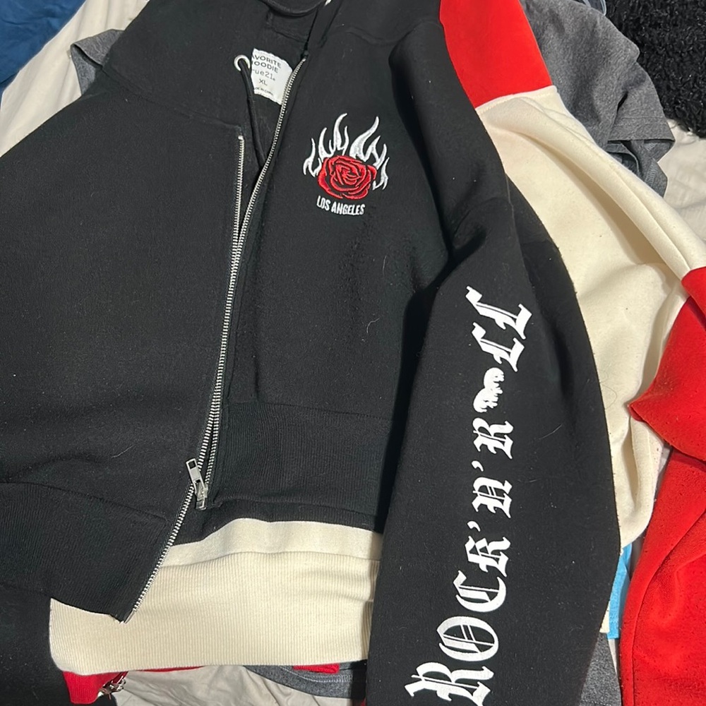 Cropped hoodie